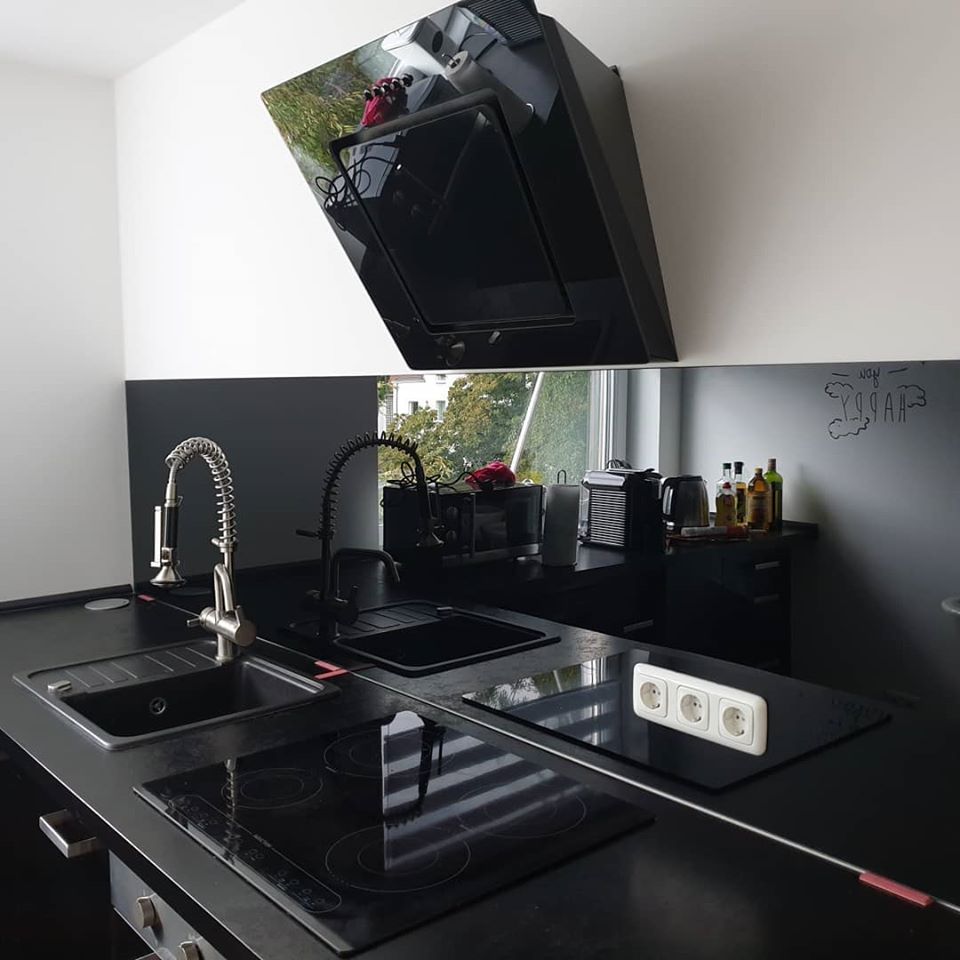 Küchenrückwand schwarz
